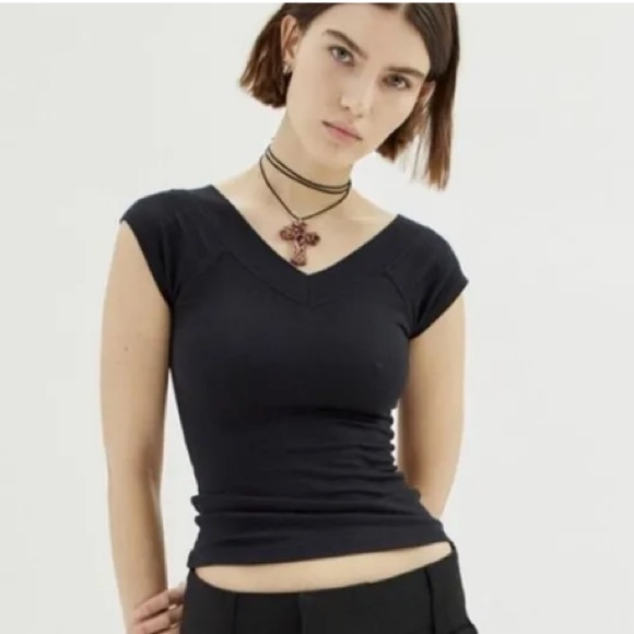 NWOT BDG Black Double Vee Ribbed Tee - Size Large - Picture 2 of 9